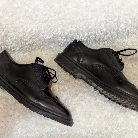 Dr. Martens Black Leather Brogue Shoes Size 36 - Picture 3 of 7